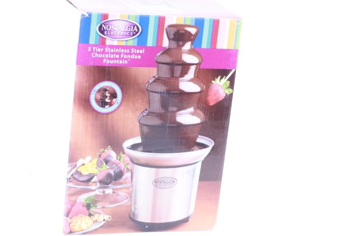 NOSTALGIA ELECTRICS CFF 986 3 TIER CHOCOLATE FONDUE FOUNTAIN 